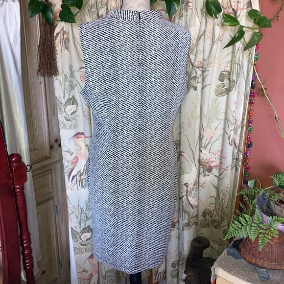 Sharagano Plus Size Sleeveless Textured Sheath Dress Black White sz 16 - Picture 5 of 8